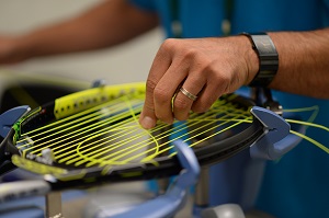 trocar cordas da raquete