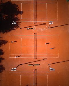 Dicas Técnicas, Melhore seu jogo, Melhore seu jogo, Tênis : Estratégias básicas para jogar tênis em dupla - Blog da Bola de Tênis Delivery - guzman barquin GQmYqY2ySLg unsplash